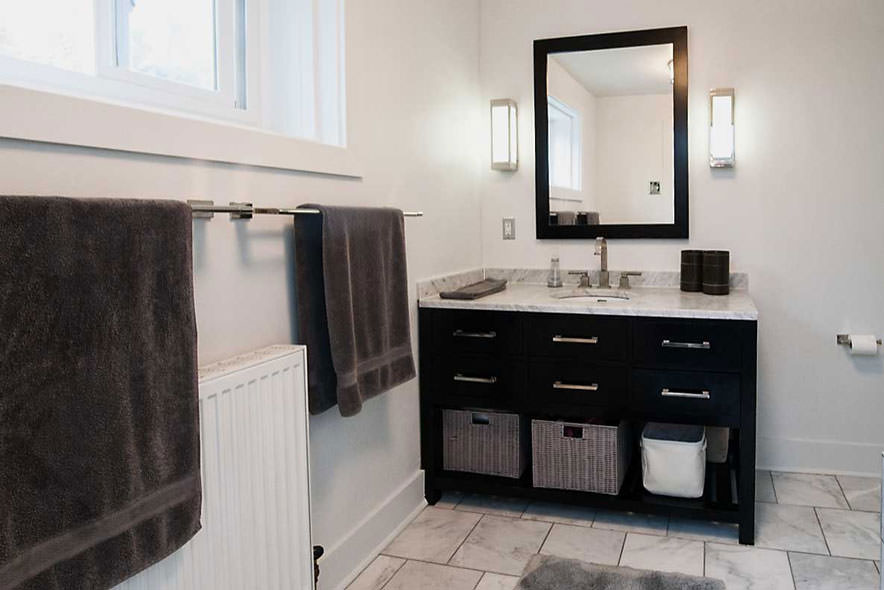152 Conarroe St - Bathroom