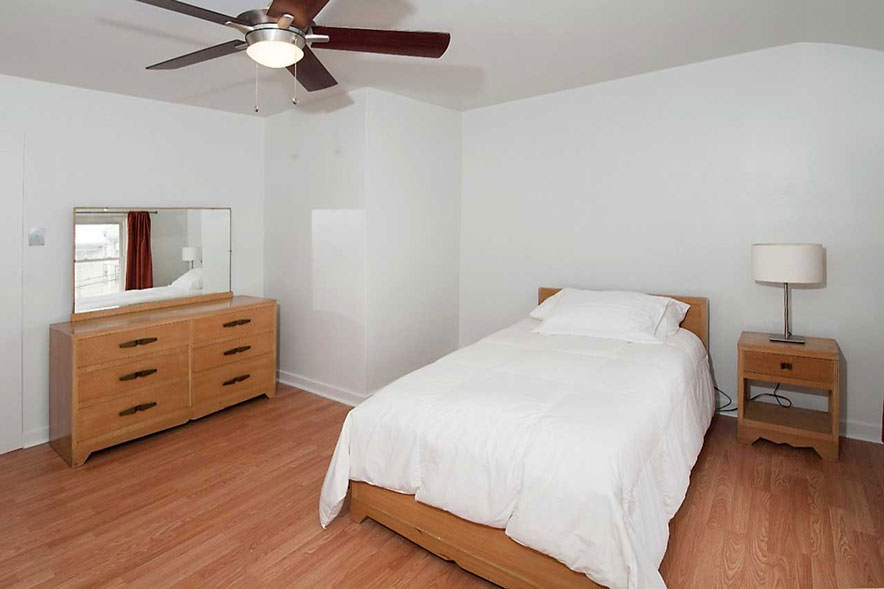 152 Conarroe St - Bedroom