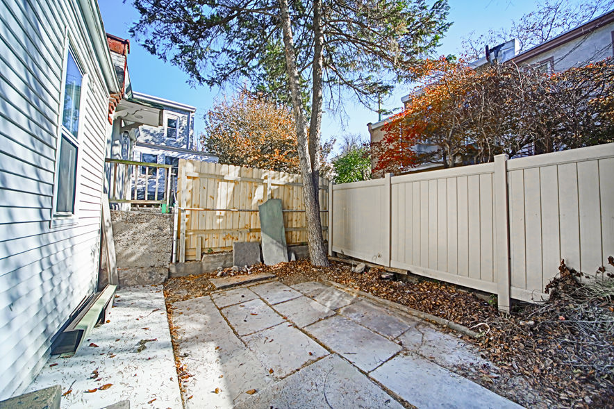 225 Green Lane